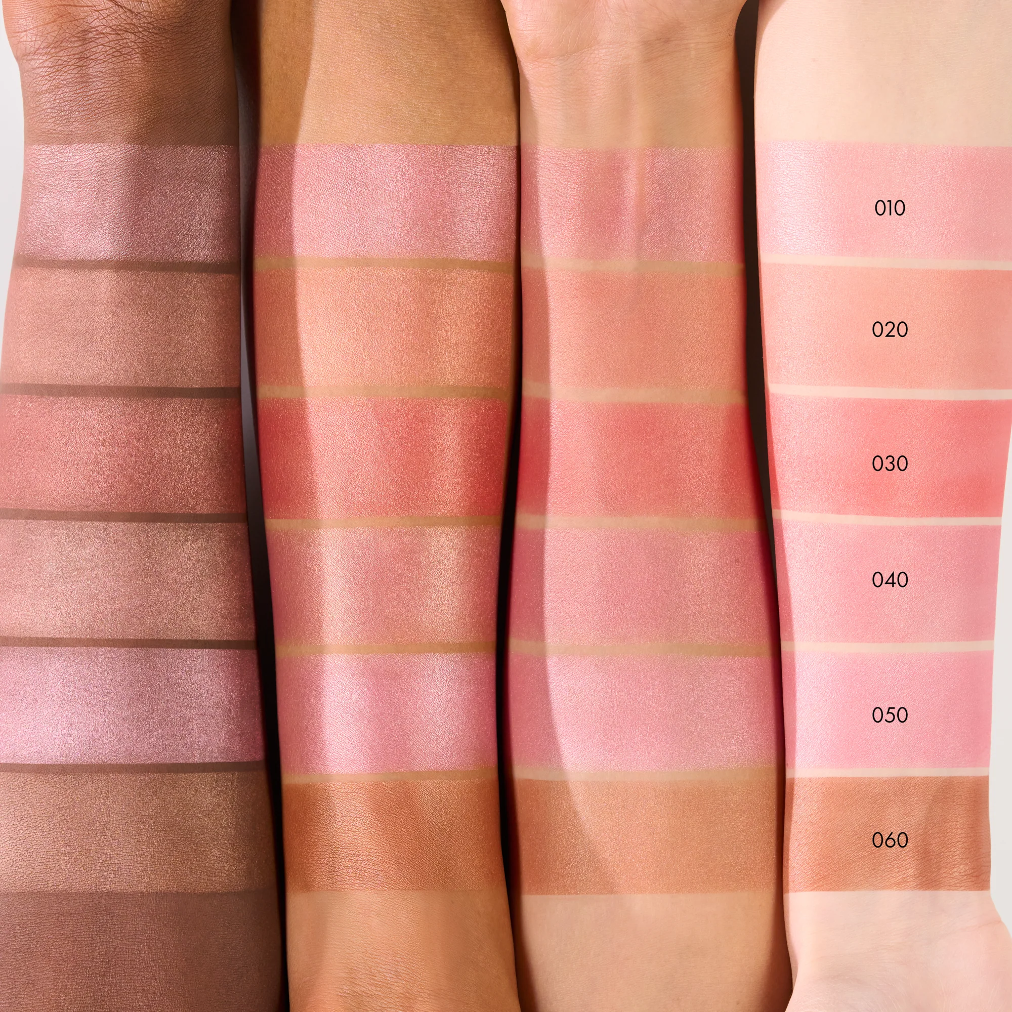 Soft Glam Baked Blush 020 Peachy Breeze - Image 4