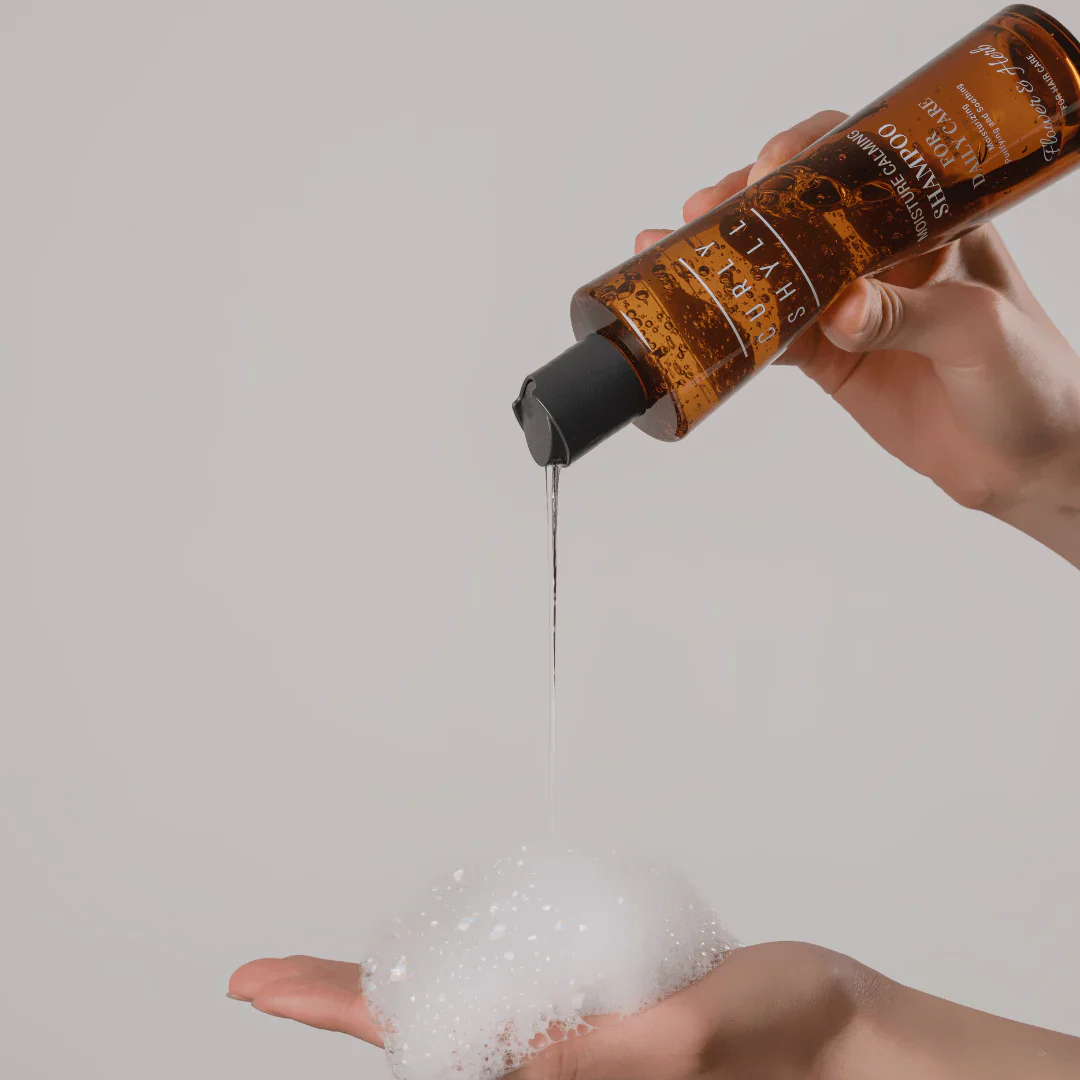 Moisture Calming Shampoo - Image 3