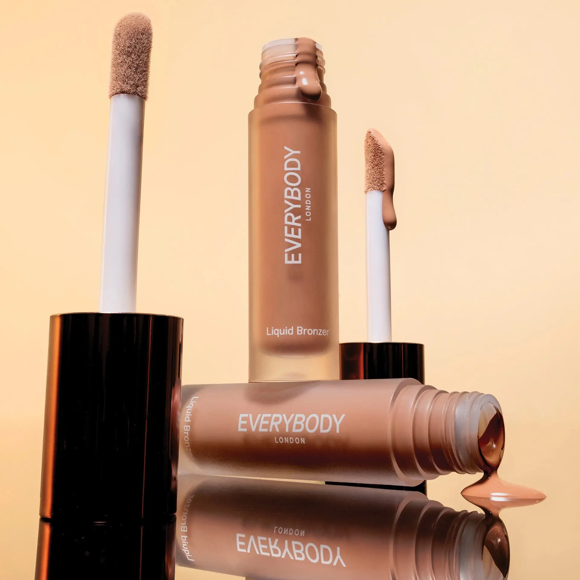 Liquid Bronzer Cool Sand - Image 4