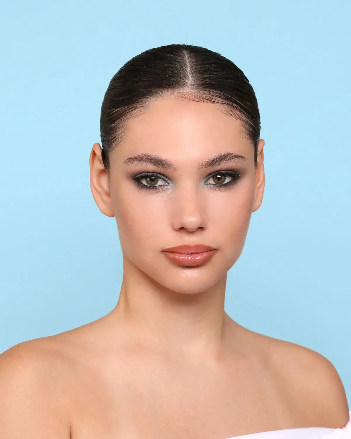 Lip Chic Shimmer Gloss 003 Lit - Image 3