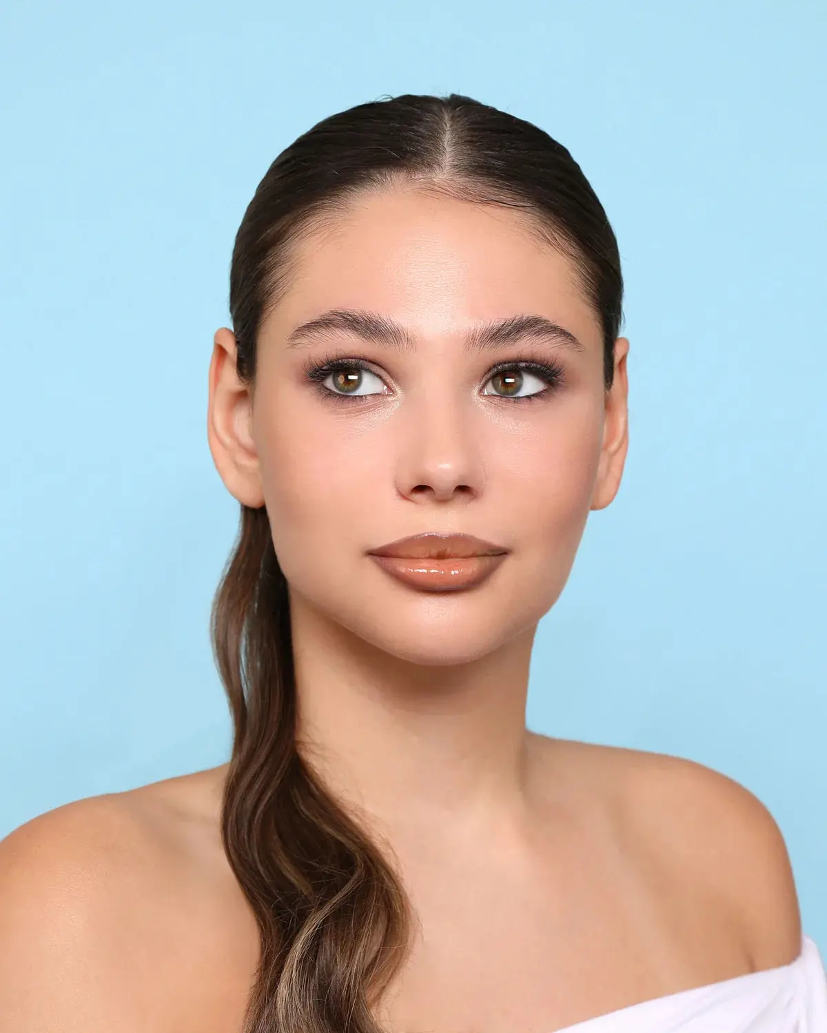 Lip Chic Shimmer Gloss 004 Chillax - Image 3