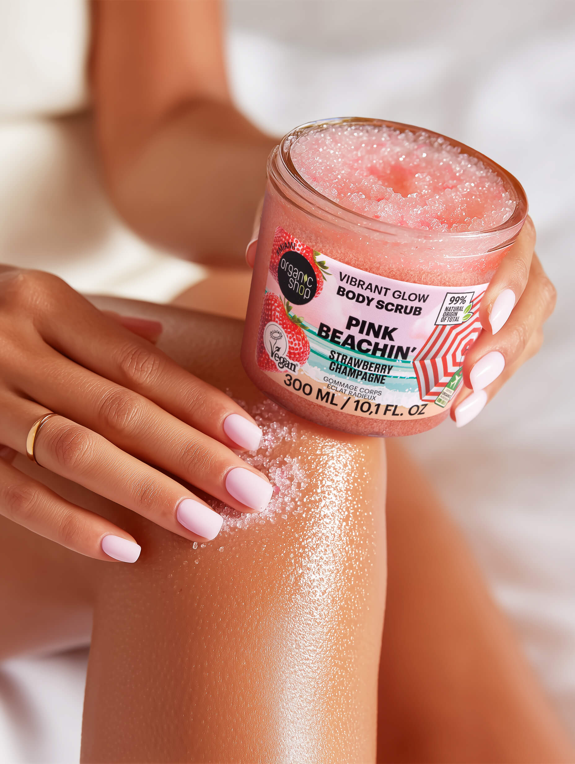 Body Scrub Pink Beachin Vibrant Glow Strawberry Champagne - Image 2
